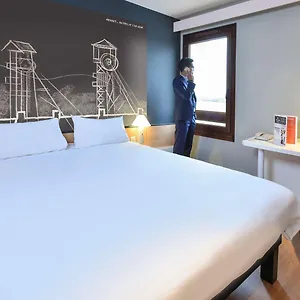 מלון Ibis Charleroi Airport Brussels South, פלורוס